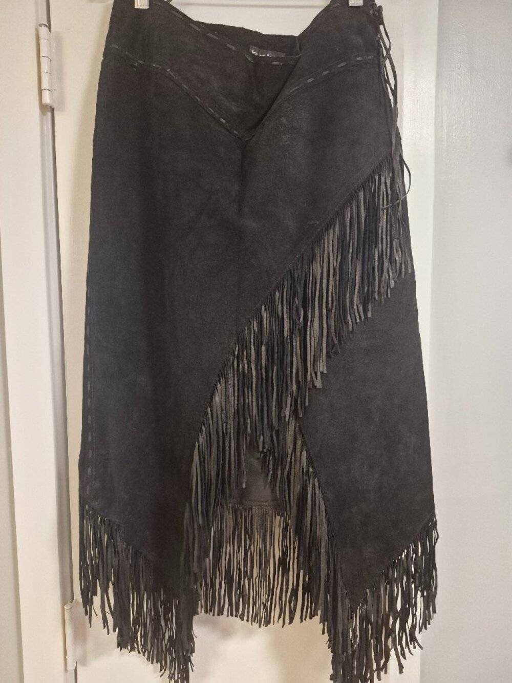 BEBE Black Suede Fringe Skirt. Size:  8